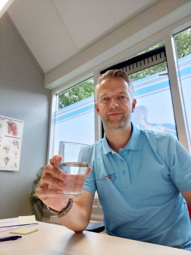 fysio amerongen, fysiotherapie Amerongen, fysiotherapeut Amerongen, fysio Veenendaal, fysiotherapie Veenendaal, fysiotherapeut Veenendaal, fysio duiven, fysiotherapie duiven , fysiotherapeut duiven, water drinken, water, fysiotherapie, gezond