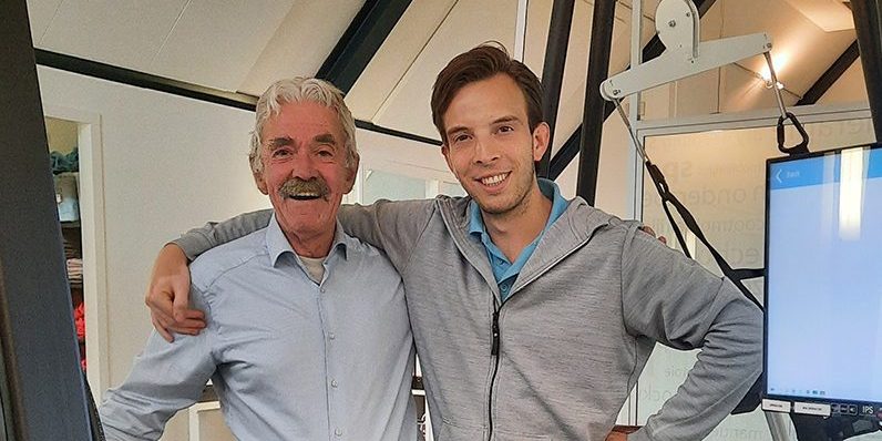 Wulf samen met zijn fysiotherapeut Daan de Rijk